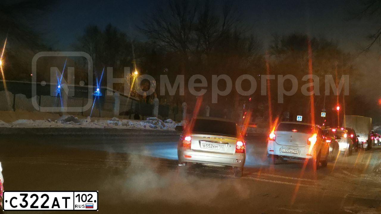 Фото автомобиля LADA 2191 GRANTA, 2014 — госномер С322АТ102. Цвет: Серебристый