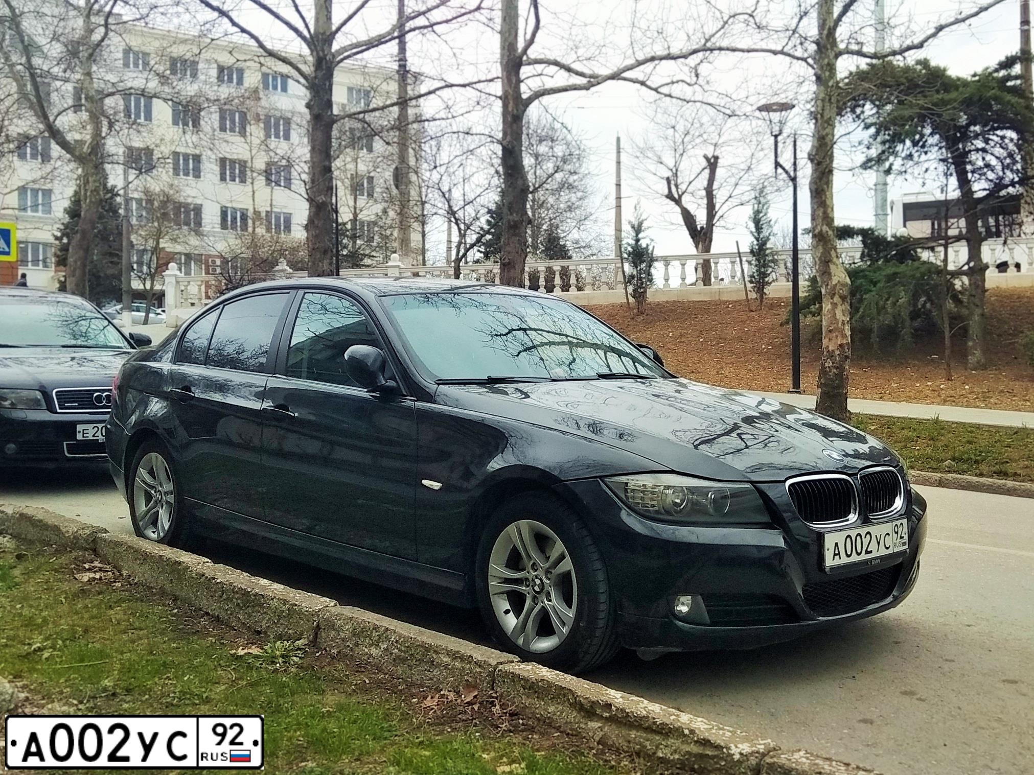Фото автомобиля BMW SERIE 3, 2010 — госномер А002УС92. Цвет: ЧЕРНЫЙ