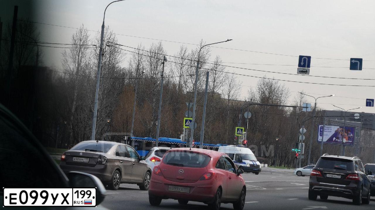 Фото автомобиля DAEWOO MATIZ, 2009 — госномер Е099УХ199. Цвет: Серебристый