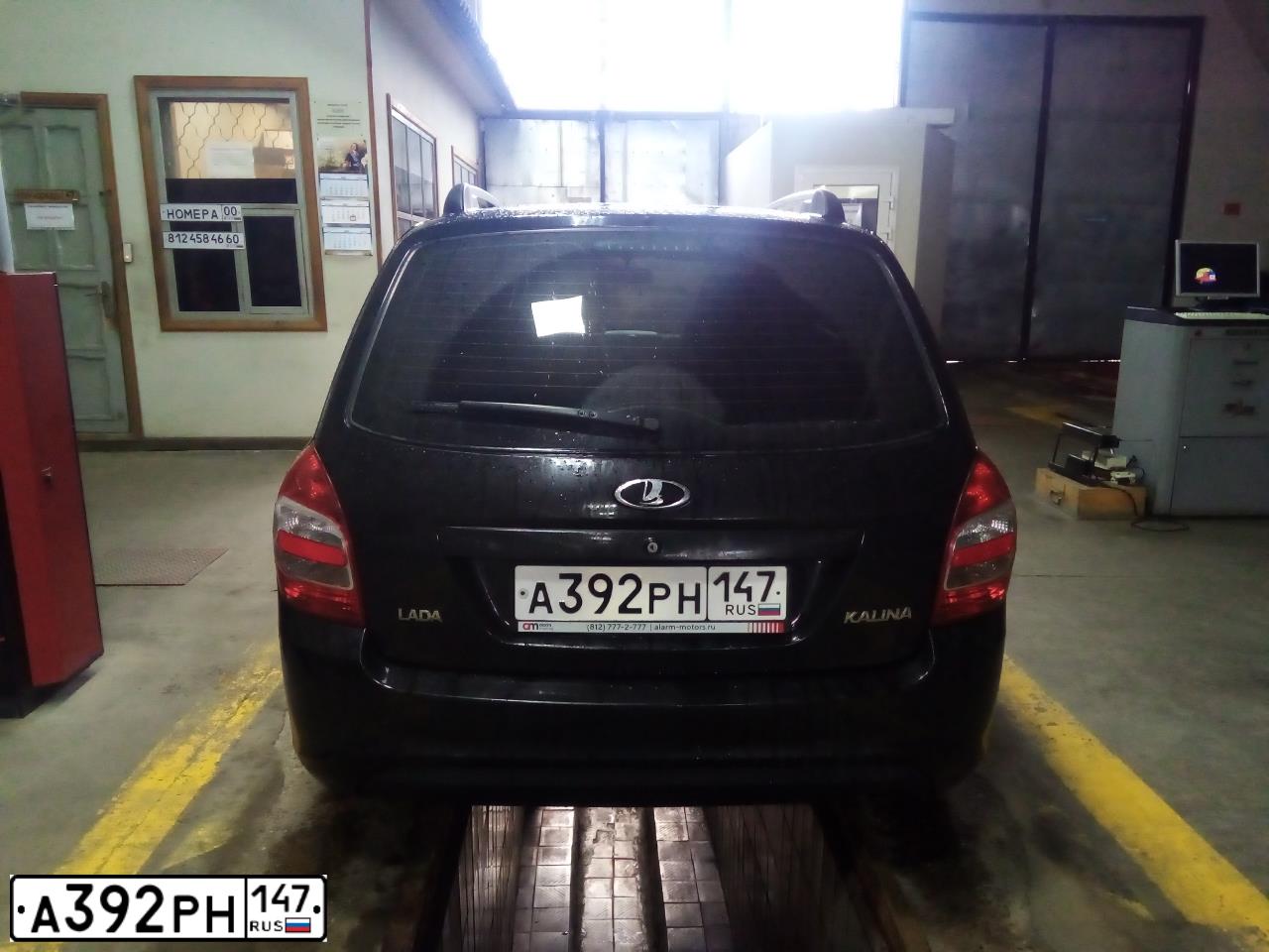 Фото автомобиля LADA 2194 KALINA, 2015 — госномер А392РН147. Цвет: ЧЕРНЫЙ