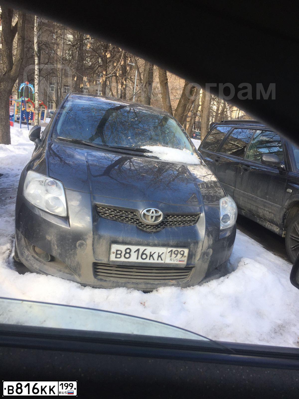 Фото автомобиля TOYOTA AURIS, 2008 — госномер В816КК199. Цвет: СЕРЫЙ