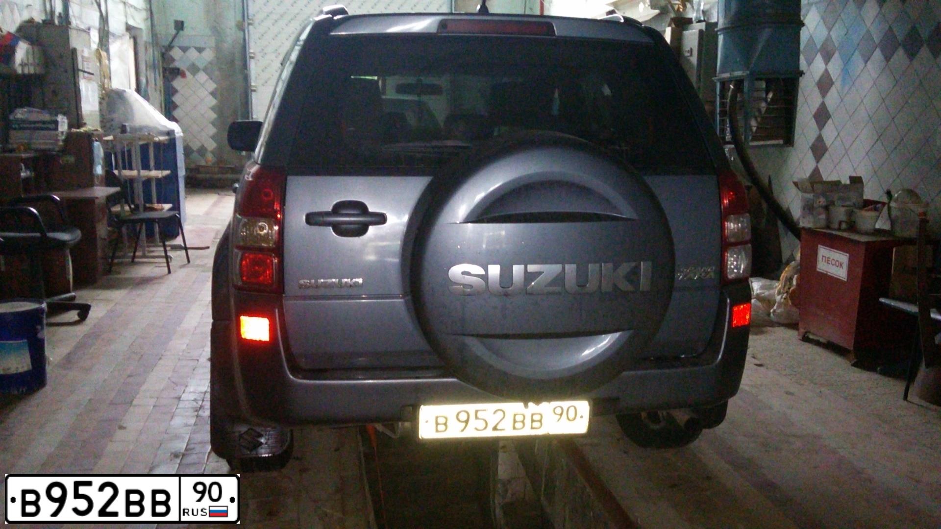 Фото автомобиля SUZUKI /GRAND/ VITARA, 2006 — госномер В952ВВ90. Цвет: СЕРЫЙ