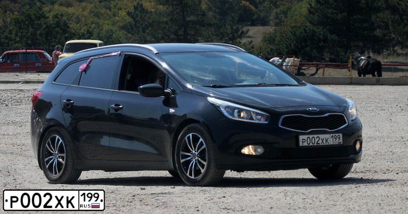 Фото автомобиля CHEVROLET LACETTI, 2009 — госномер Р002ХК199. Цвет: Серебристый