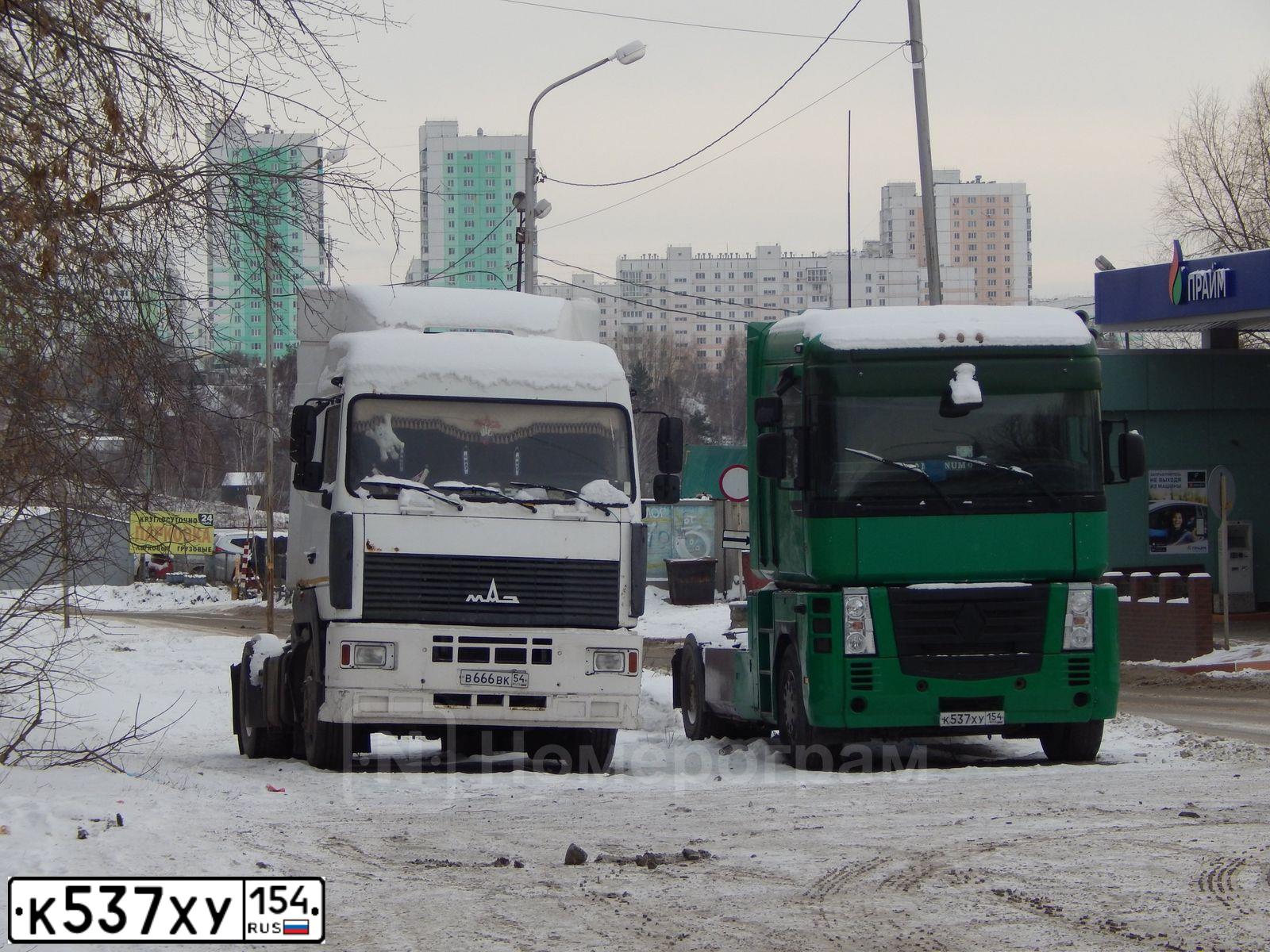 Фото автомобиля RENAULT MAGNUM, 2001 — госномер Р927УМ154. Цвет: ЗЕЛЕНЫЙ