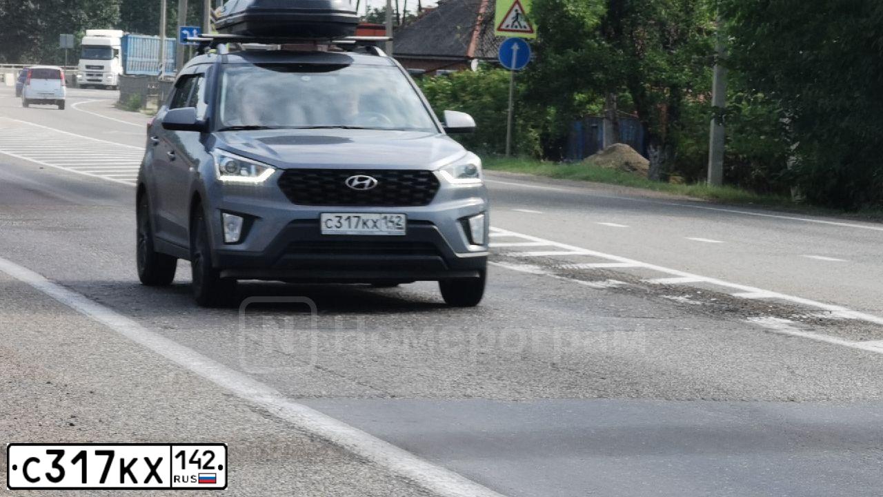 Фото автомобиля HYUNDAI CRETA, 2020 — госномер С317КХ142. Цвет: СЕРЫЙ
