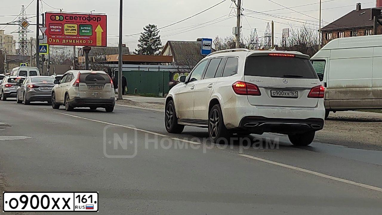 Фото автомобиля MERCEDES GL-KLASSE, 2016 — госномер О900ХХ161. Цвет: БЕЛЫЙ