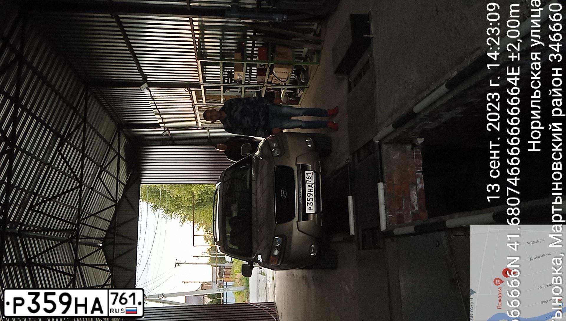 Фото автомобиля HYUNDAI SANTA FE, 2008 — госномер К640МХ123. Цвет: СВЕТЛО-БЕЖЕВЫЙ