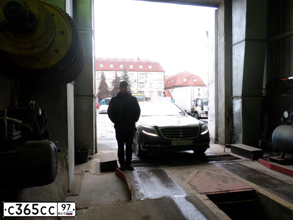 Фото автомобиля MERCEDES E-KLASSE, 2013 — госномер А290АР977. Цвет: ЧЕРНЫЙ