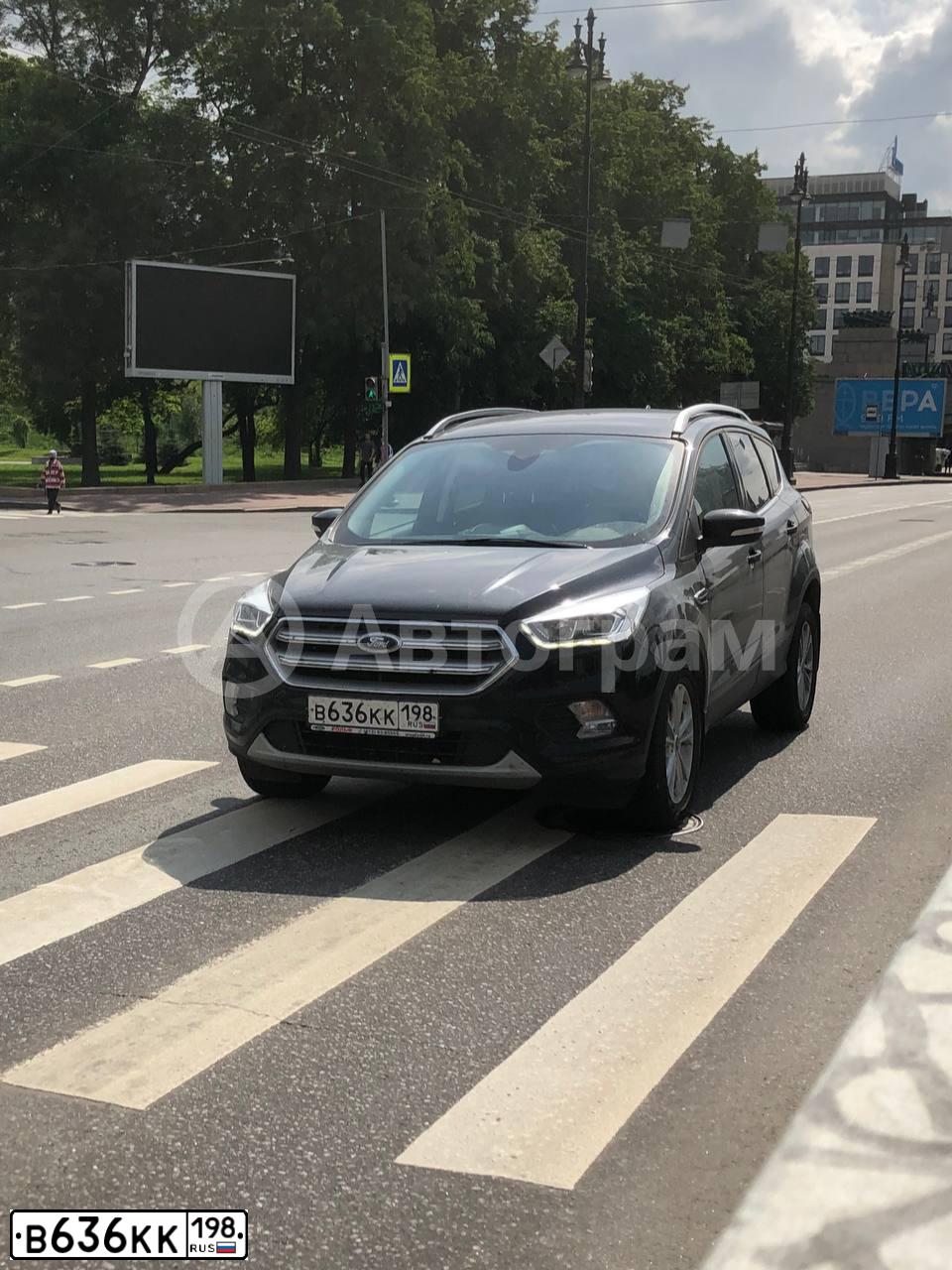 Фото автомобиля FORD KUGA, 2018 — госномер В636КК198. Цвет: ЧЕРНЫЙ