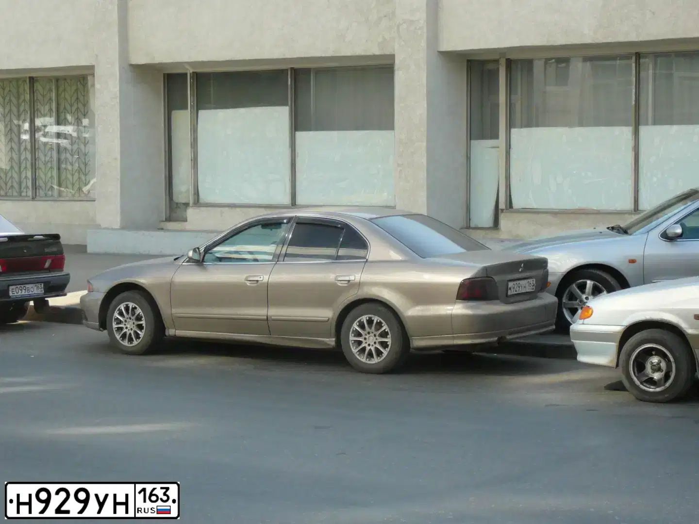 Фото автомобиля LADA 2113 SAMARA, 2010 — госномер М088УК763. Цвет: Сине-Черный