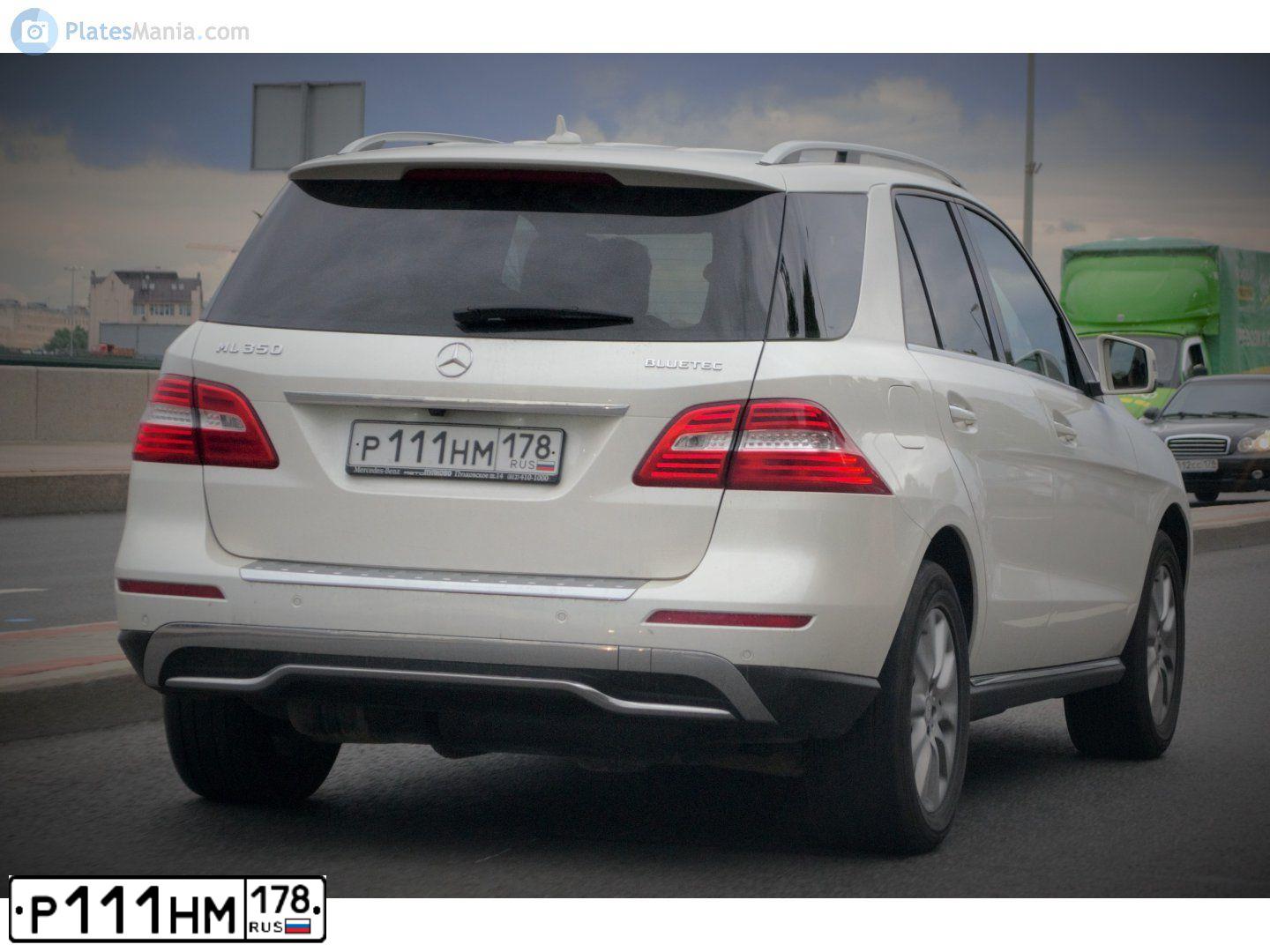 Фото автомобиля MERCEDES M-KLASSE, 2014 — госномер У004НТ78. Цвет: Белый