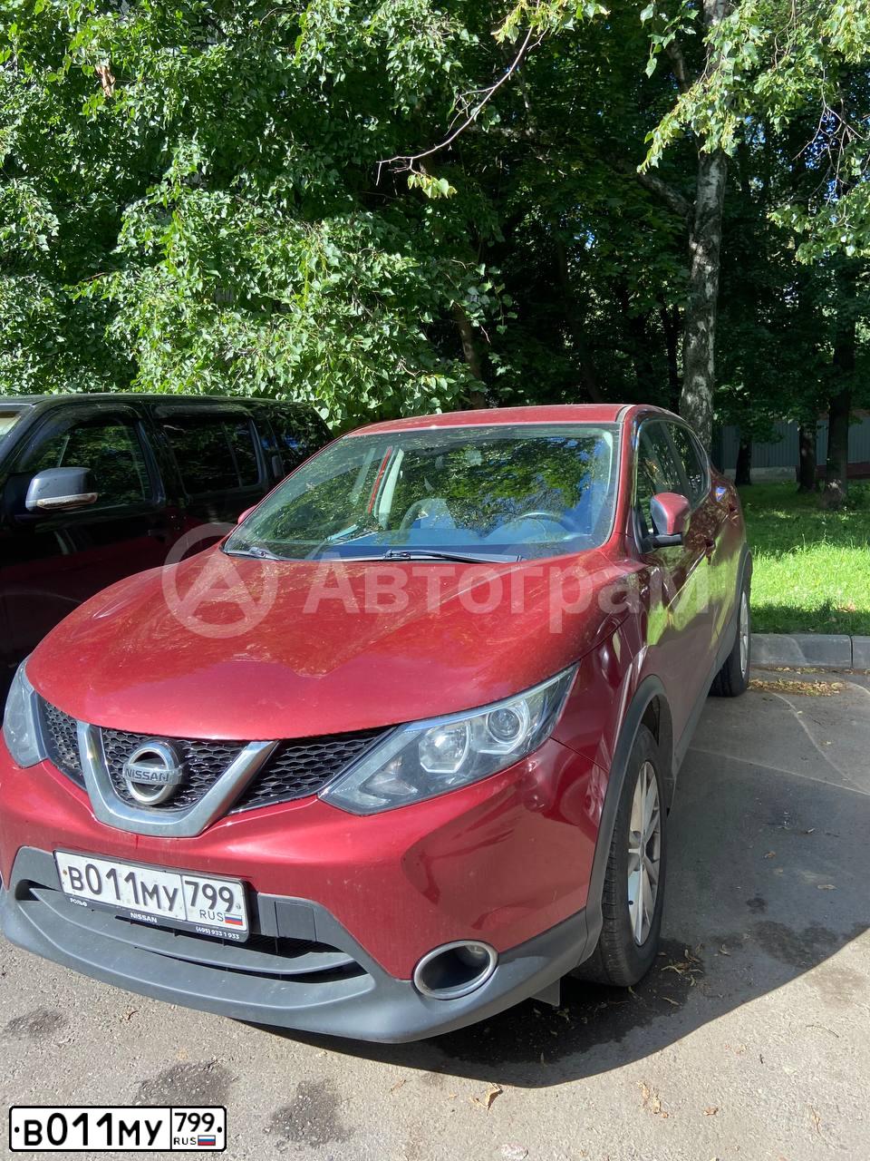Фото автомобиля NISSAN QASHQAI, 2018 — госномер В011МУ799. Цвет: КРАСНЫЙ