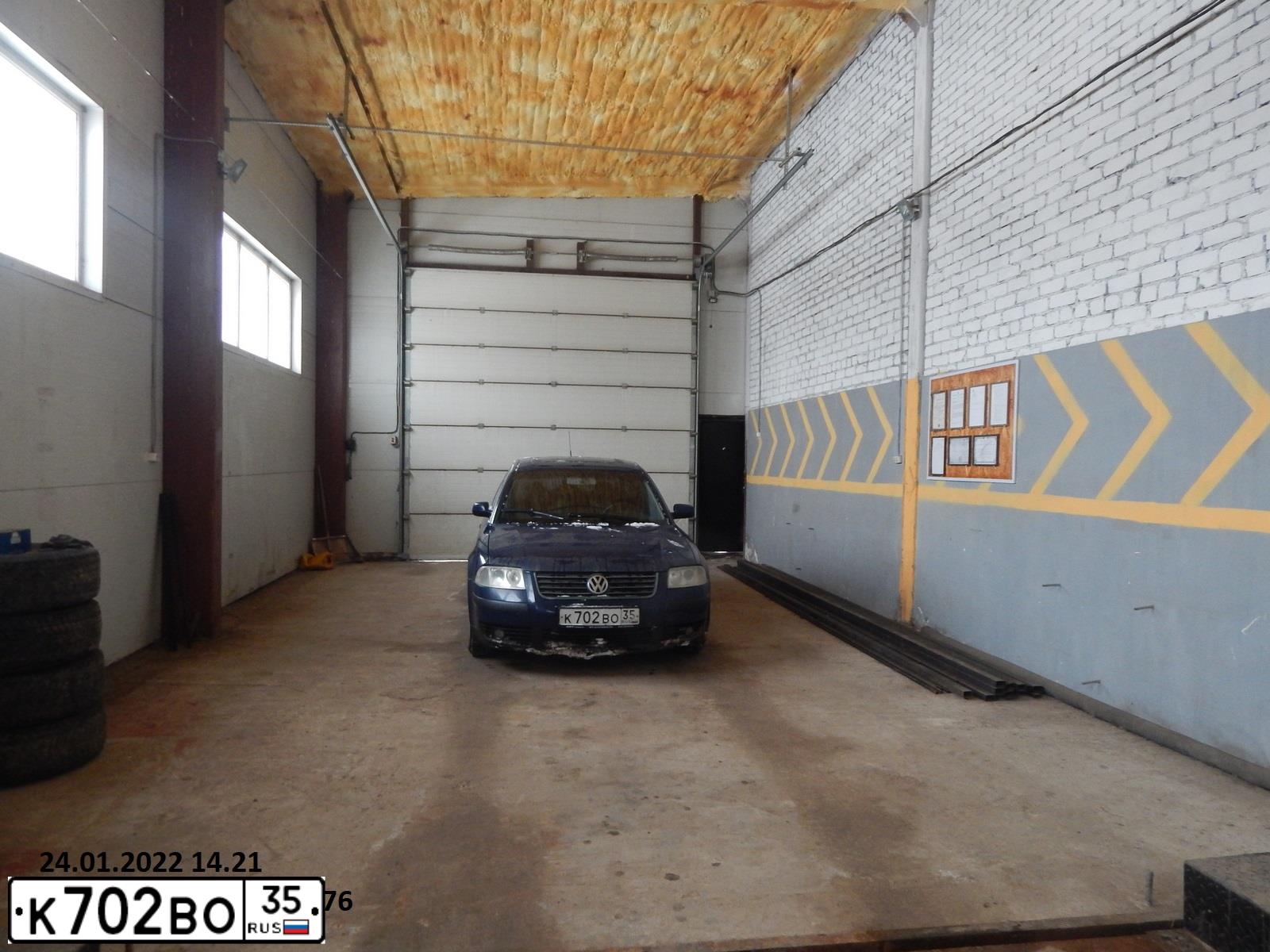 Фото автомобиля VOLKSWAGEN PASSAT, 2003 — госномер К702ВО35. Цвет: Темно-синий