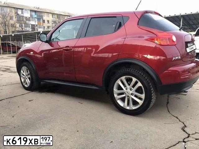 Фото автомобиля NISSAN JUKE, 2012 — госномер А065УМ92. Цвет: Красный