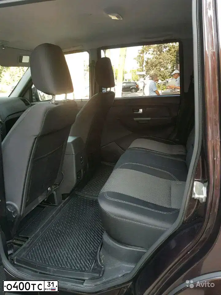 Фото автомобиля UAZ 3163 PATRIOT, 2016 — госномер Р777СК31. Цвет: КОРИЧНЕВЫЙ МЕТАЛЛИК