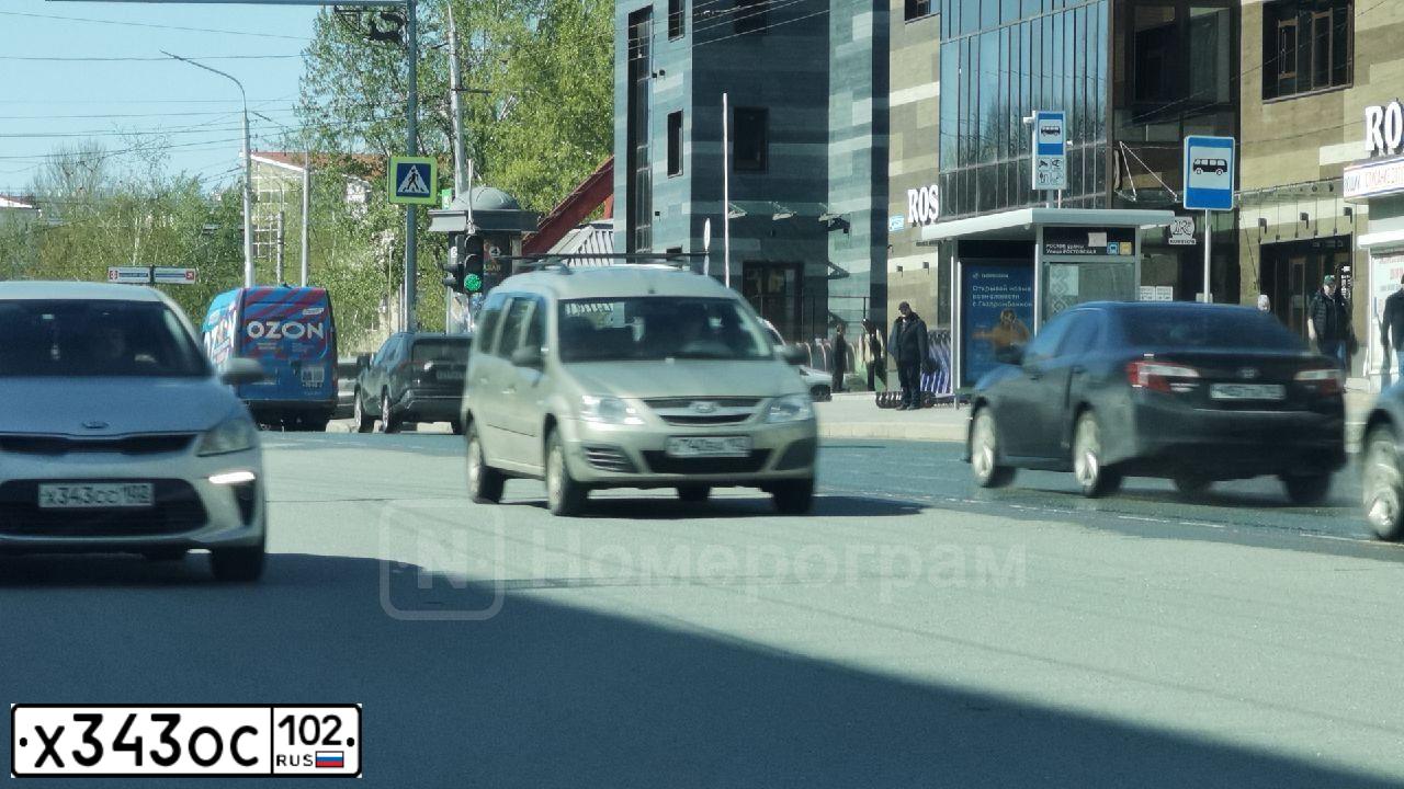 Фото автомобиля LADA 2190 GRANTA, 2013 — госномер О717РУ102. Цвет: СЕРЕБРИСТЫЙ