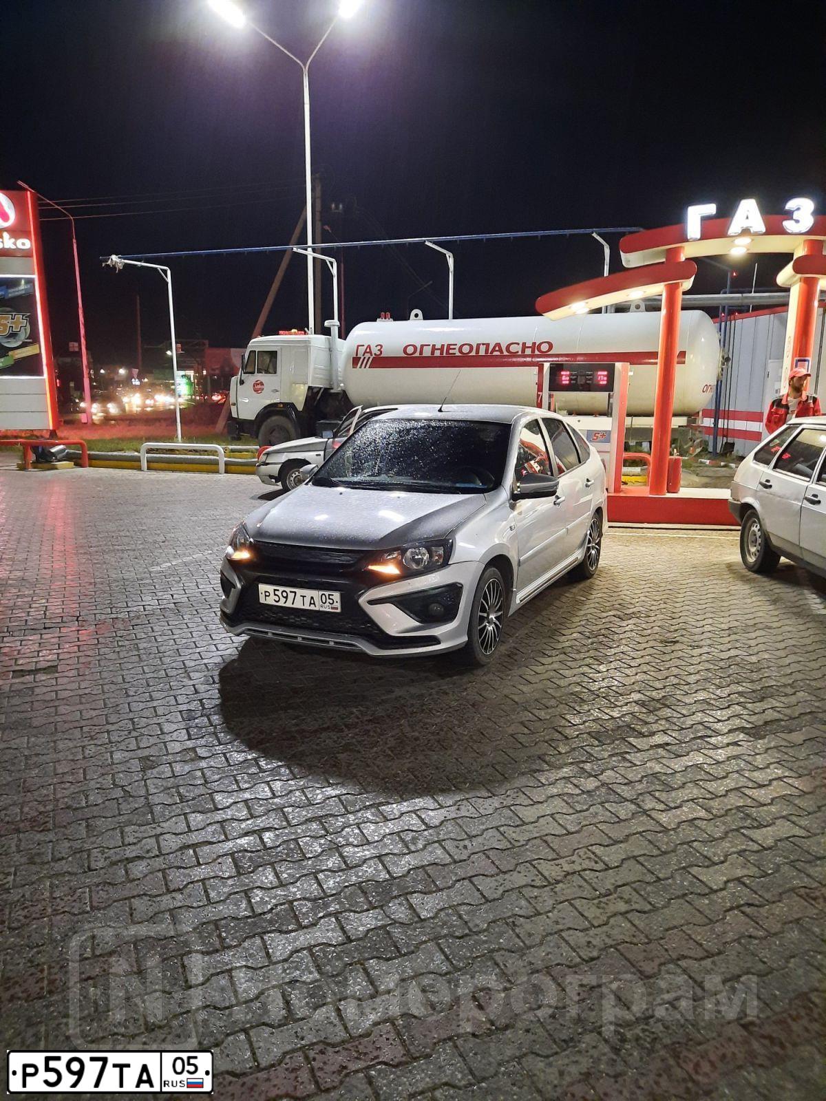 Фото автомобиля LADA 2191 GRANTA, 2014 — госномер В770НМ777. Цвет: СЕРЕБРИСТЫЙ