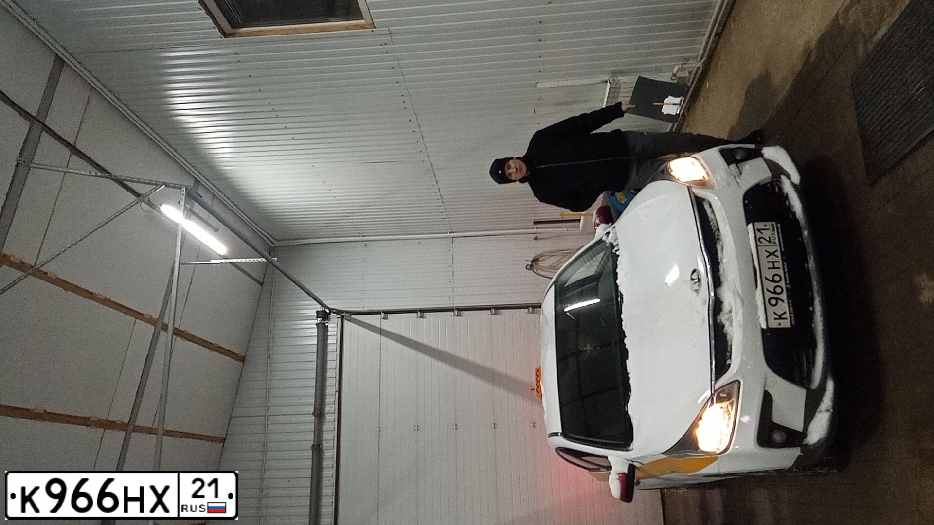 Фото автомобиля MITSUBISHI LANCER, 2005 — госномер М356ОЕ21. Цвет: Серебристый