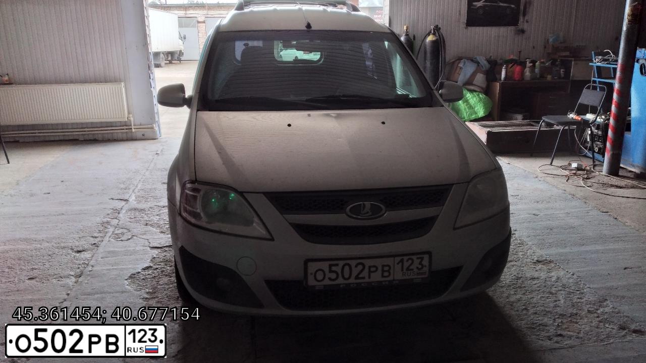 Фото автомобиля LADA LARGUS, 2015 — госномер О502РВ123. Цвет: серебристый