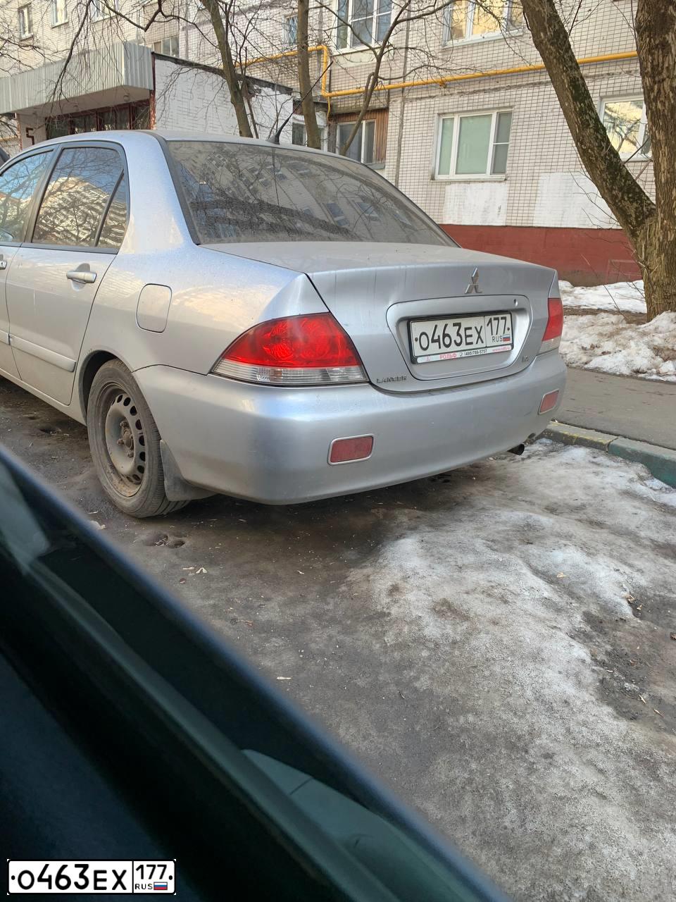 Фото автомобиля MITSUBISHI LANCER, 2006 — госномер О463ЕХ177. Цвет: СВЕТЛО-СЕРЫЙ
