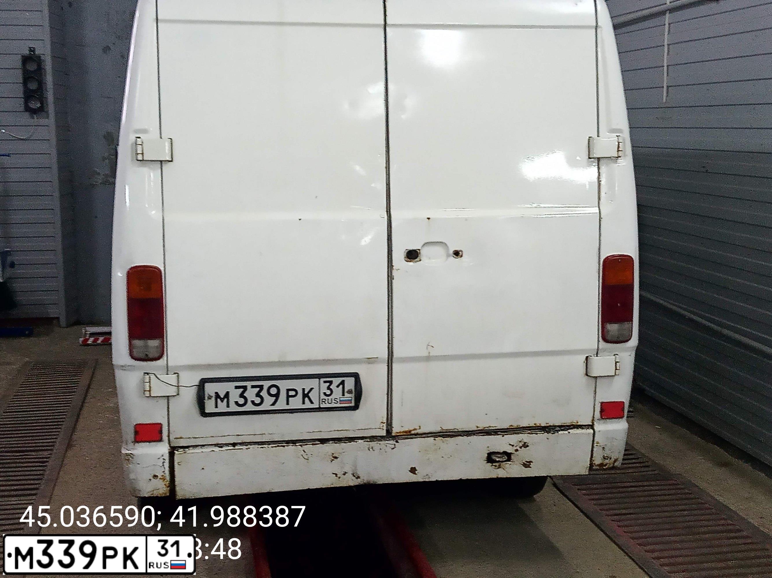 Фото автомобиля MERCEDES-BENZ T1, 1990 — госномер Е903НО51. Цвет: Белый