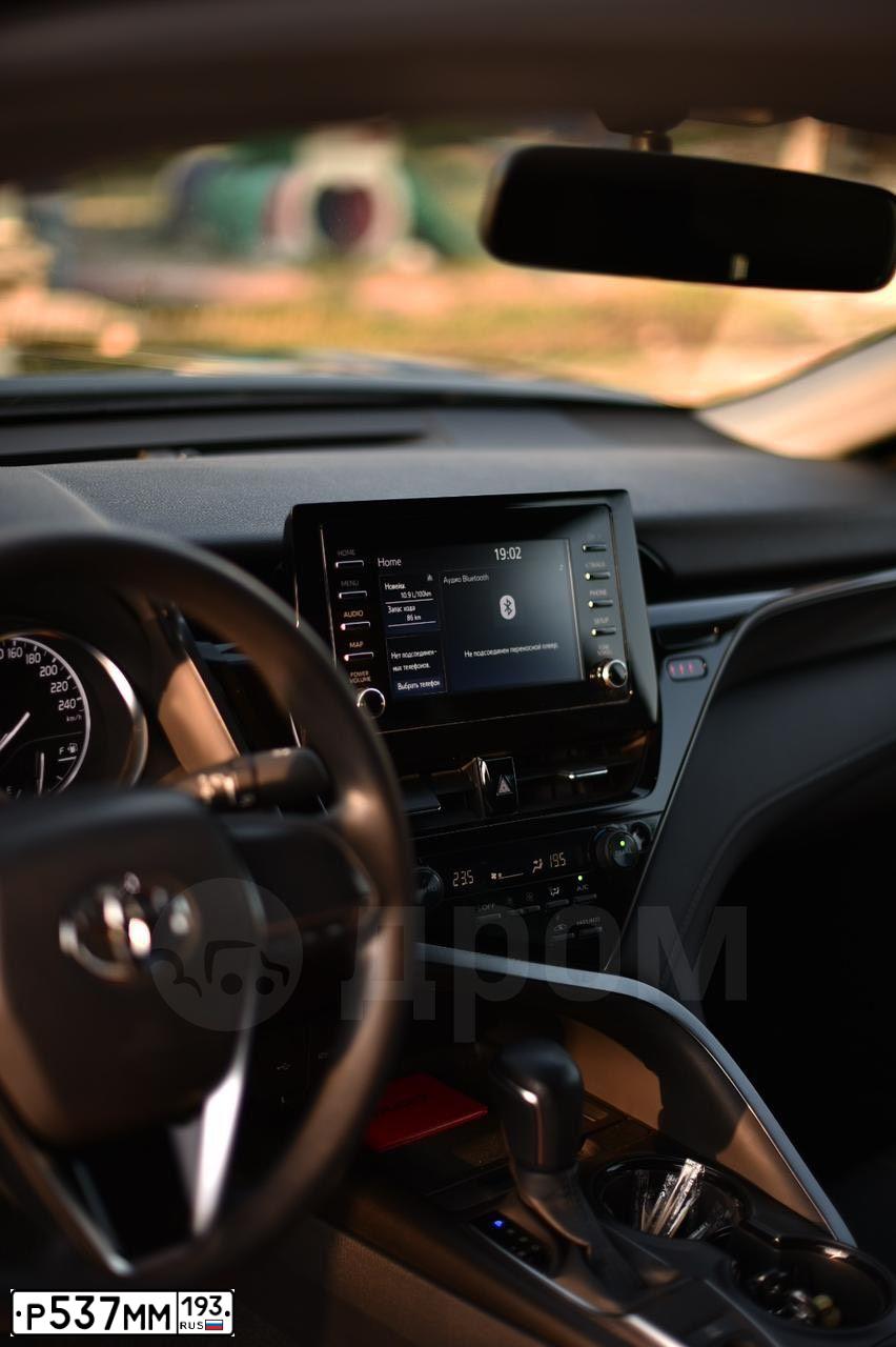 Фото автомобиля TOYOTA CAMRY, 2021 — госномер Н255МУ18. Цвет: ЧЕРНЫЙ МЕТАЛЛИК
