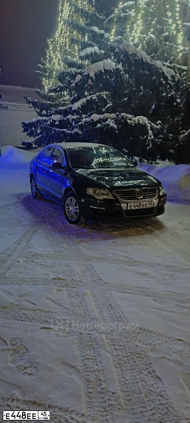 Фото автомобиля LADA 2115 SAMARA, 2005 — госномер Е448ЕЕ45. Цвет: СВЕТЛО-СЕРЕБРИСТЫЙ МЕТАЛЛ
