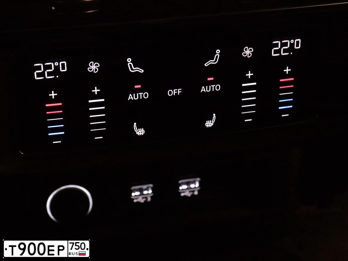 Фото автомобиля JEEP GRAND CHEROKEE, 2013 — госномер В645НХ799. Цвет: Белый
