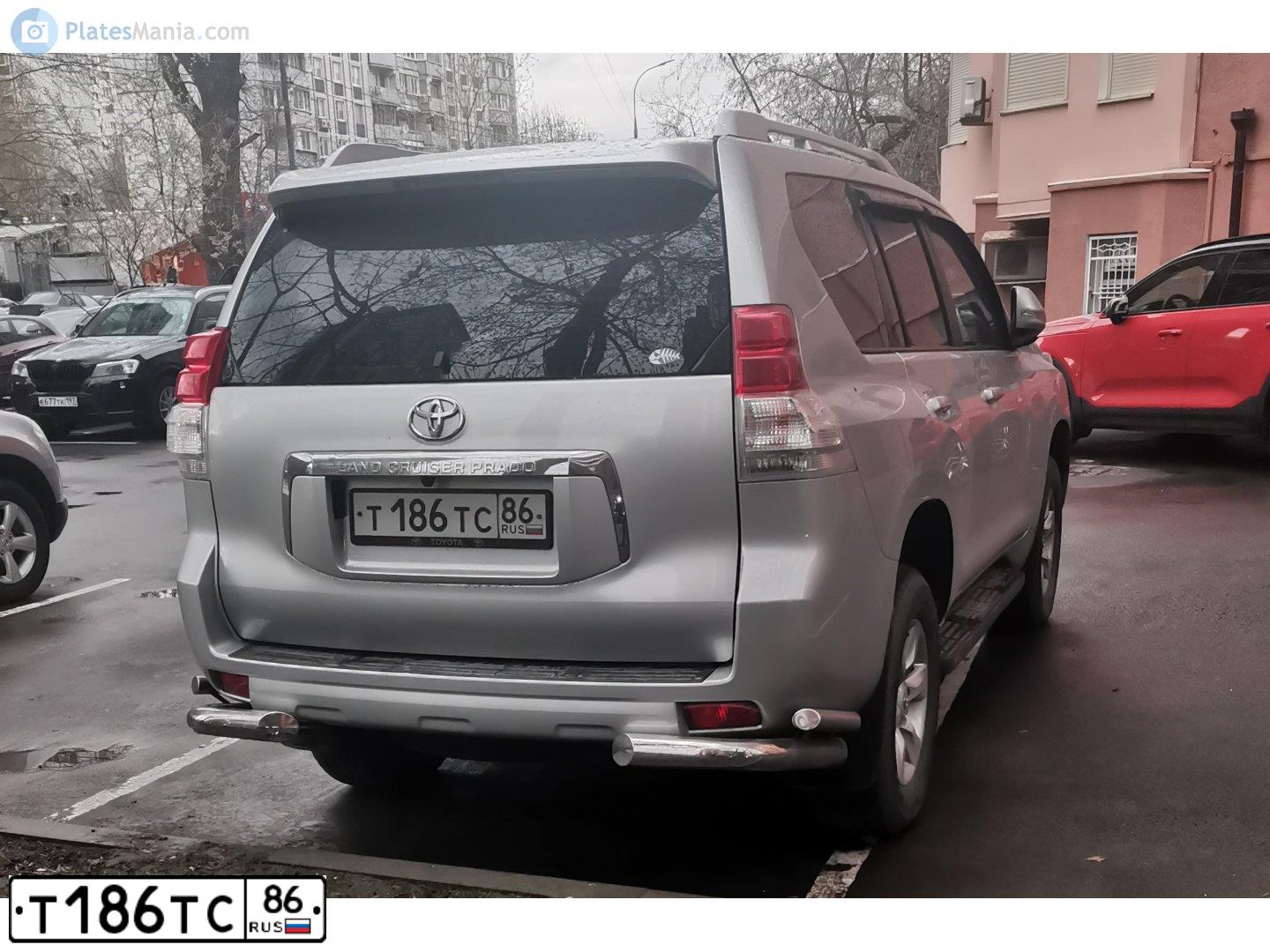 Фото автомобиля TOYOTA LANDCRUISER, 2011 — госномер Т186ТС86. Цвет: СЕРЕБРИСТЫЙ