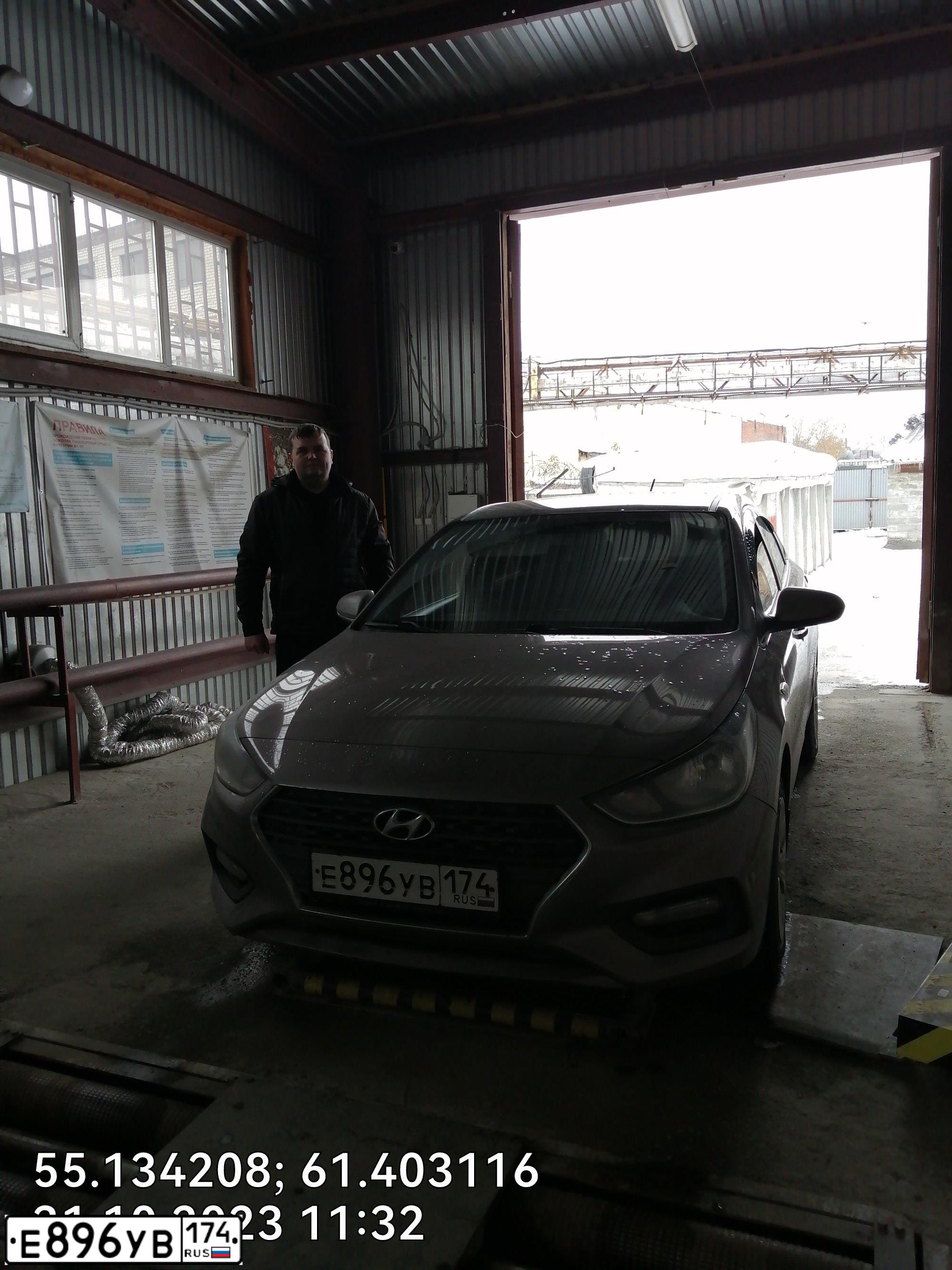 Фото автомобиля HYUNDAI SOLARIS, 2018 — госномер К617КН774. Цвет: СВЕТЛО-КОРИЧНЕВЫЙ