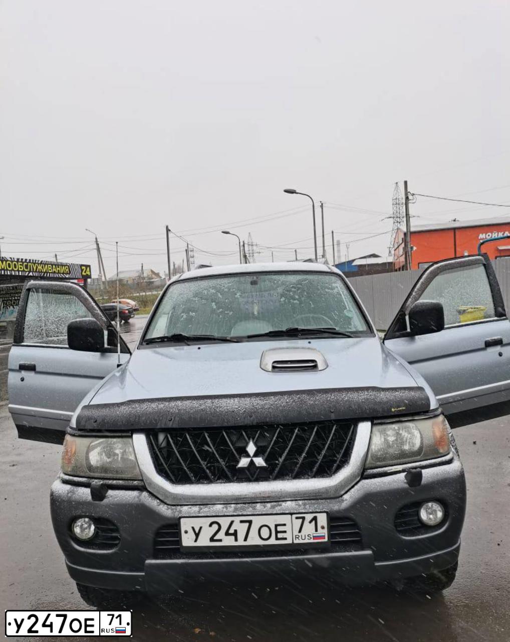 Фото автомобиля MITSUBISHI PAJERO SPORT, 2004 — госномер У247ОЕ71. Цвет: Серебристый