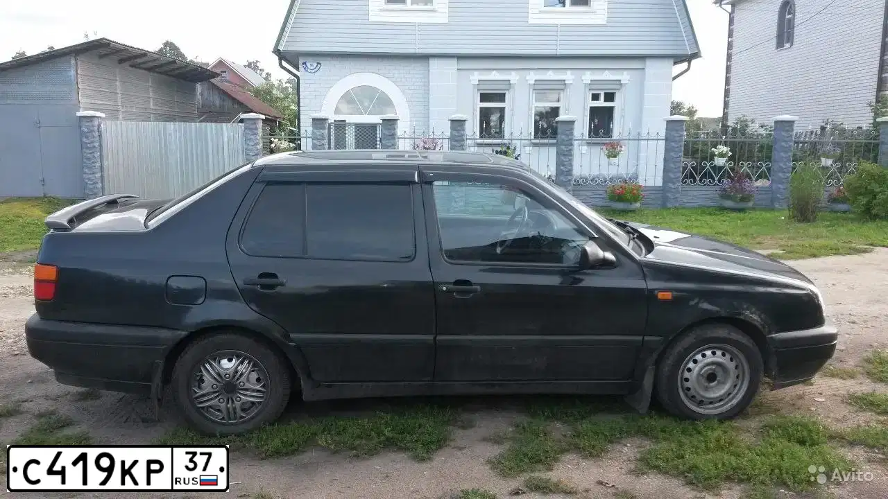 Фото автомобиля VOLKSWAGEN VENTO, 1993 — госномер С419КР37. Цвет: ЧЕРНЫЙ
