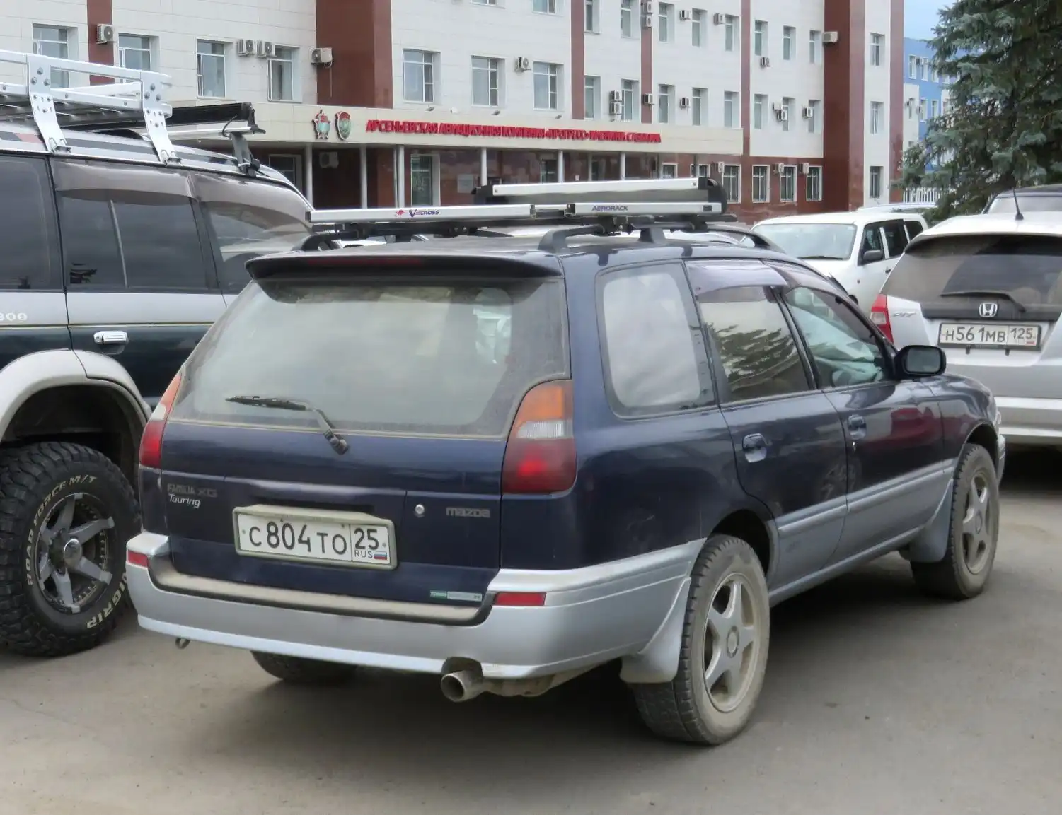 Фото автомобиля TOYOTA LANDCRUISER, 2008 — госномер А555АА77. Цвет: Белый