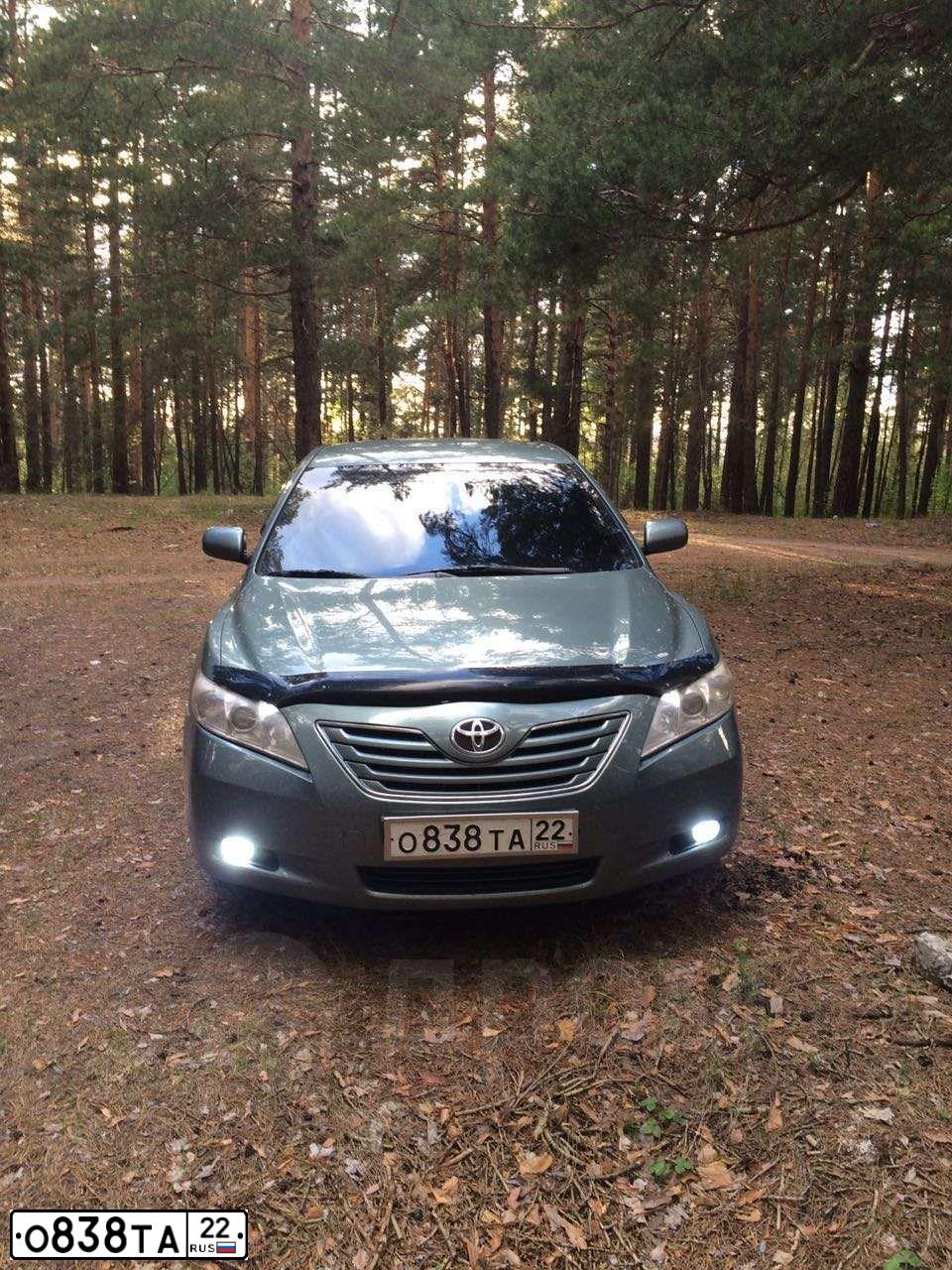 Фото автомобиля TOYOTA CAMRY, 2006 — госномер Н628УМ124. Цвет: бирюзовый