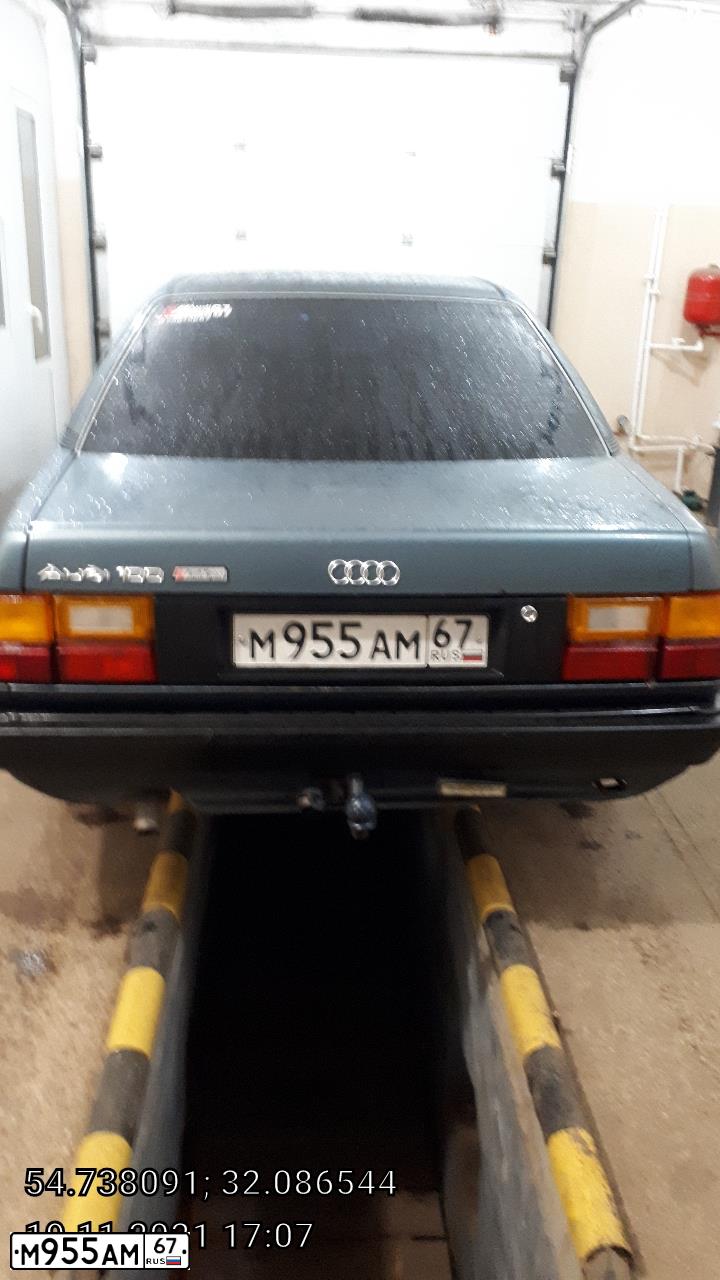 Фото автомобиля AUDI 100, 1989 — госномер О180ВА67. Цвет: Серо-Синий
