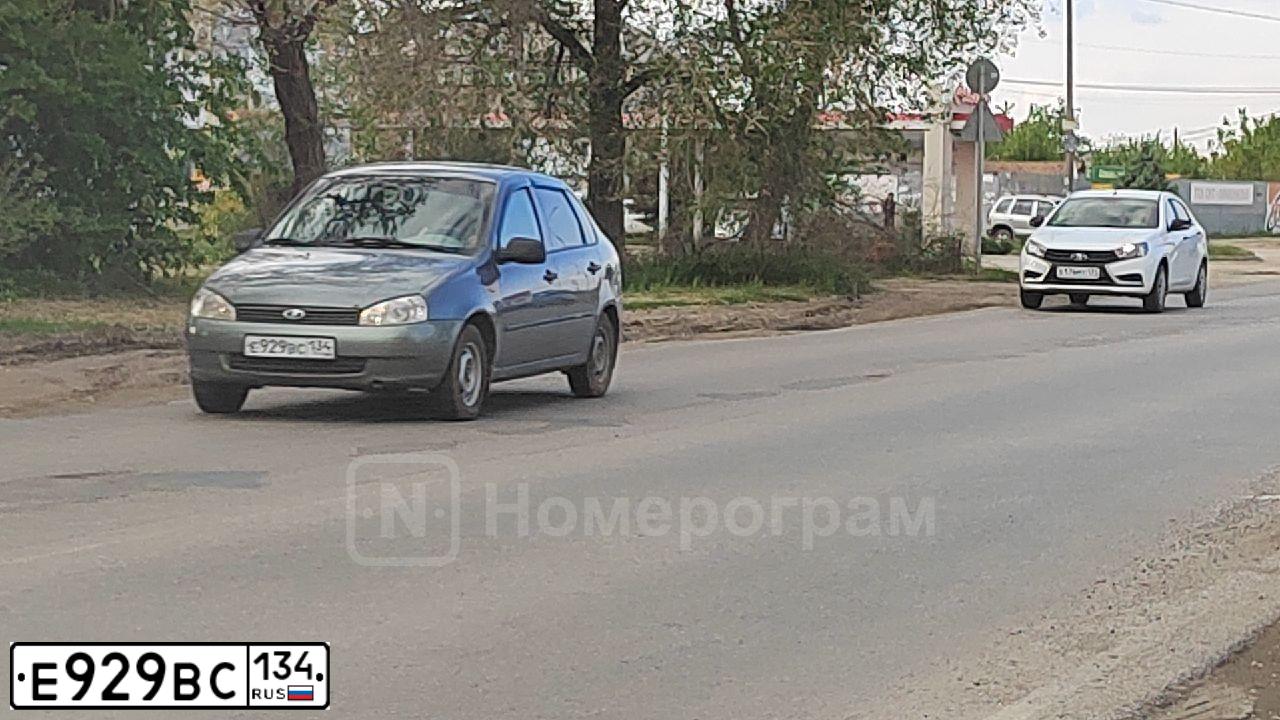 Фото автомобиля LADA 1118 KALINA, 2010 — госномер Е929ВС134. Цвет: ТЕМНО-СЕРЫЙ МЕТАЛЛ
