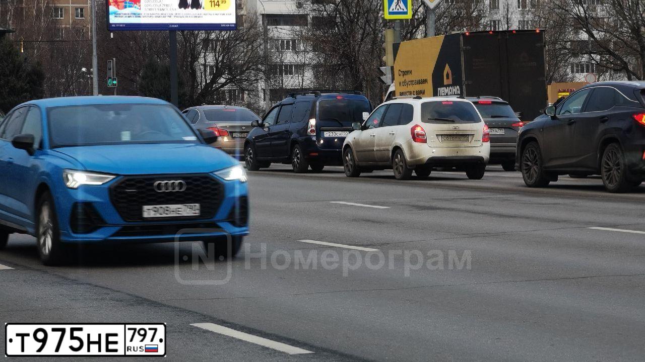Фото автомобиля KIA CERATO, 2018 — госномер Т975НЕ797. Цвет: БЕЛЫЙ