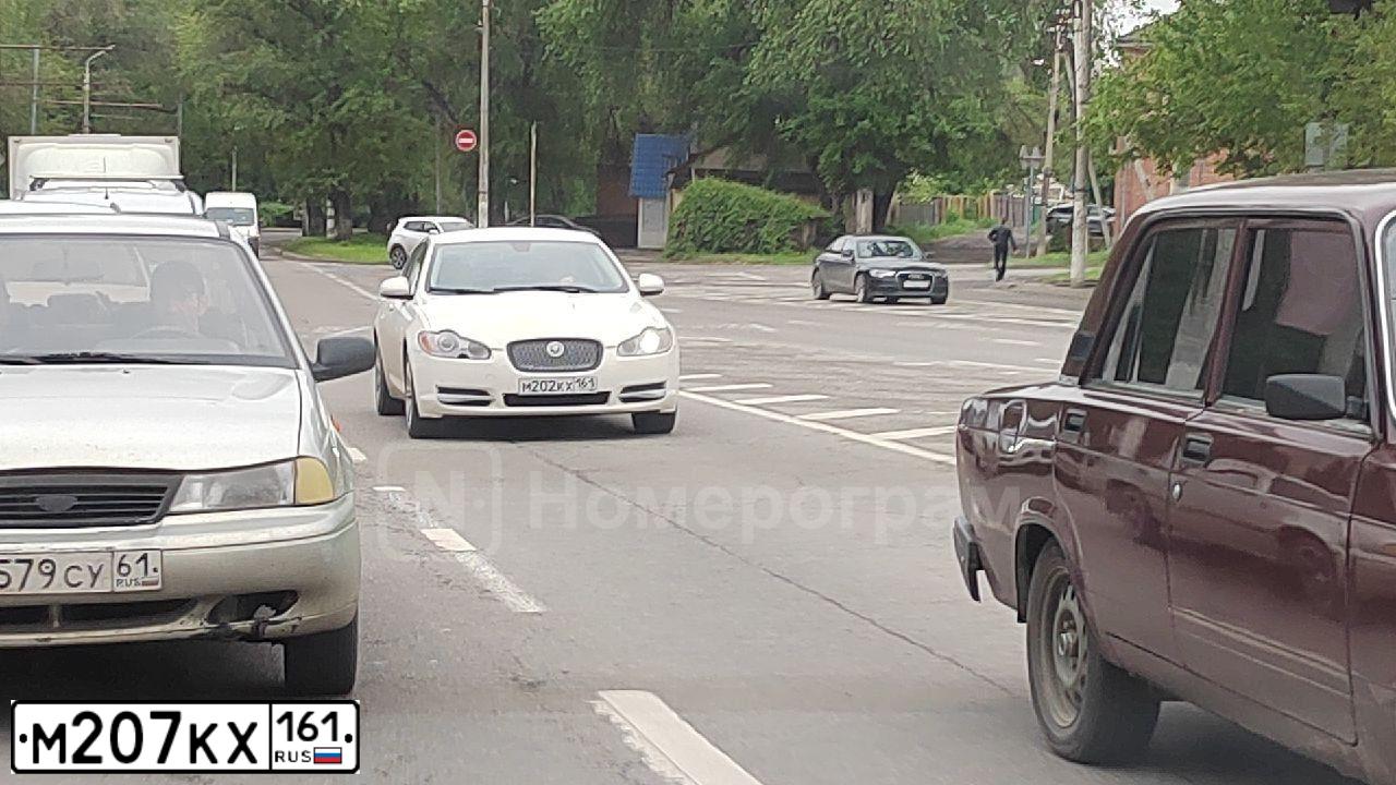 Фото автомобиля LADA PRIORA, 2008 — госномер Е868АТ180. Цвет: Сине-Черный