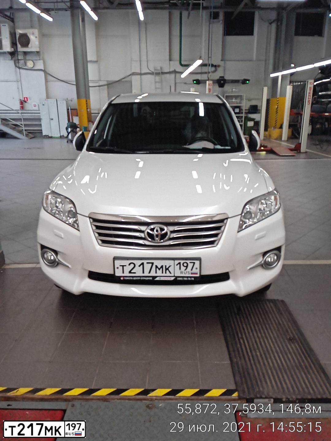 Фото автомобиля TOYOTA RAV4, 2011 — госномер Т217МК197. Цвет: БЕЛЫЙ