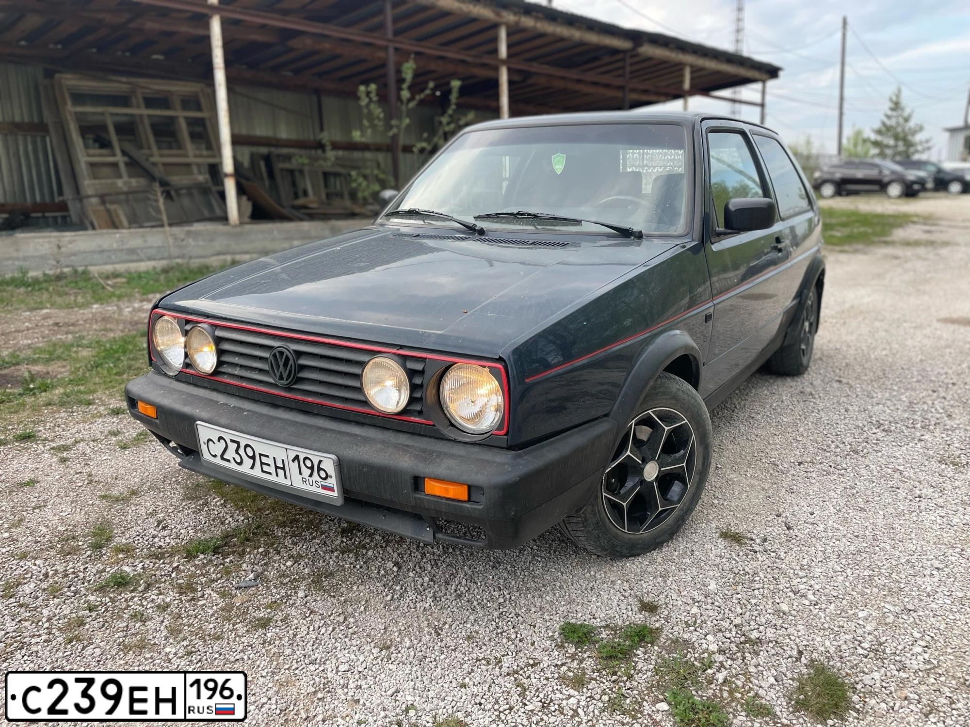 Фото автомобиля VOLKSWAGEN GOLF, 1987 — госномер Н776КМ96. Цвет: синий