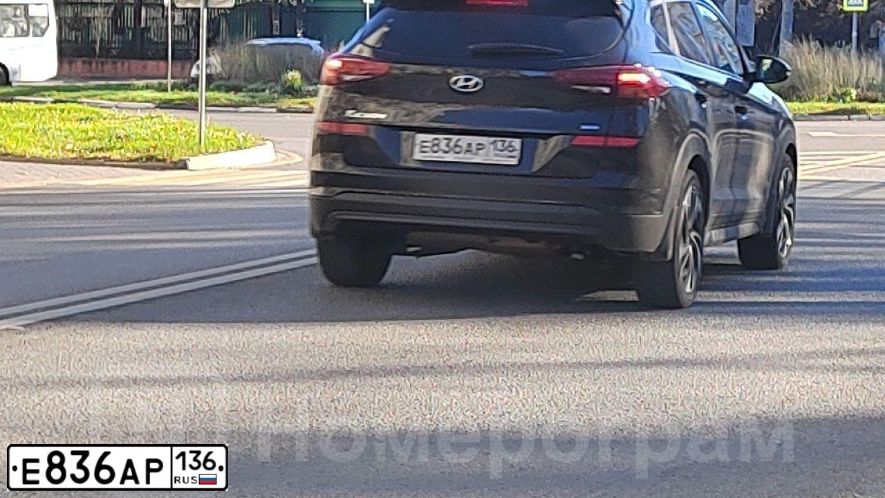 Фото автомобиля HYUNDAI TUCSON, 2018 — госномер Е836АР136. Цвет: ЧЕРНЫЙ