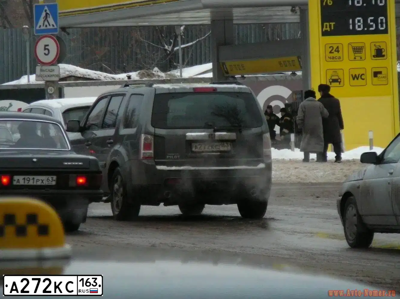 Фото автомобиля HONDA PILOT, 2008 — госномер С809СТ154. Цвет: СЕРЫЙ