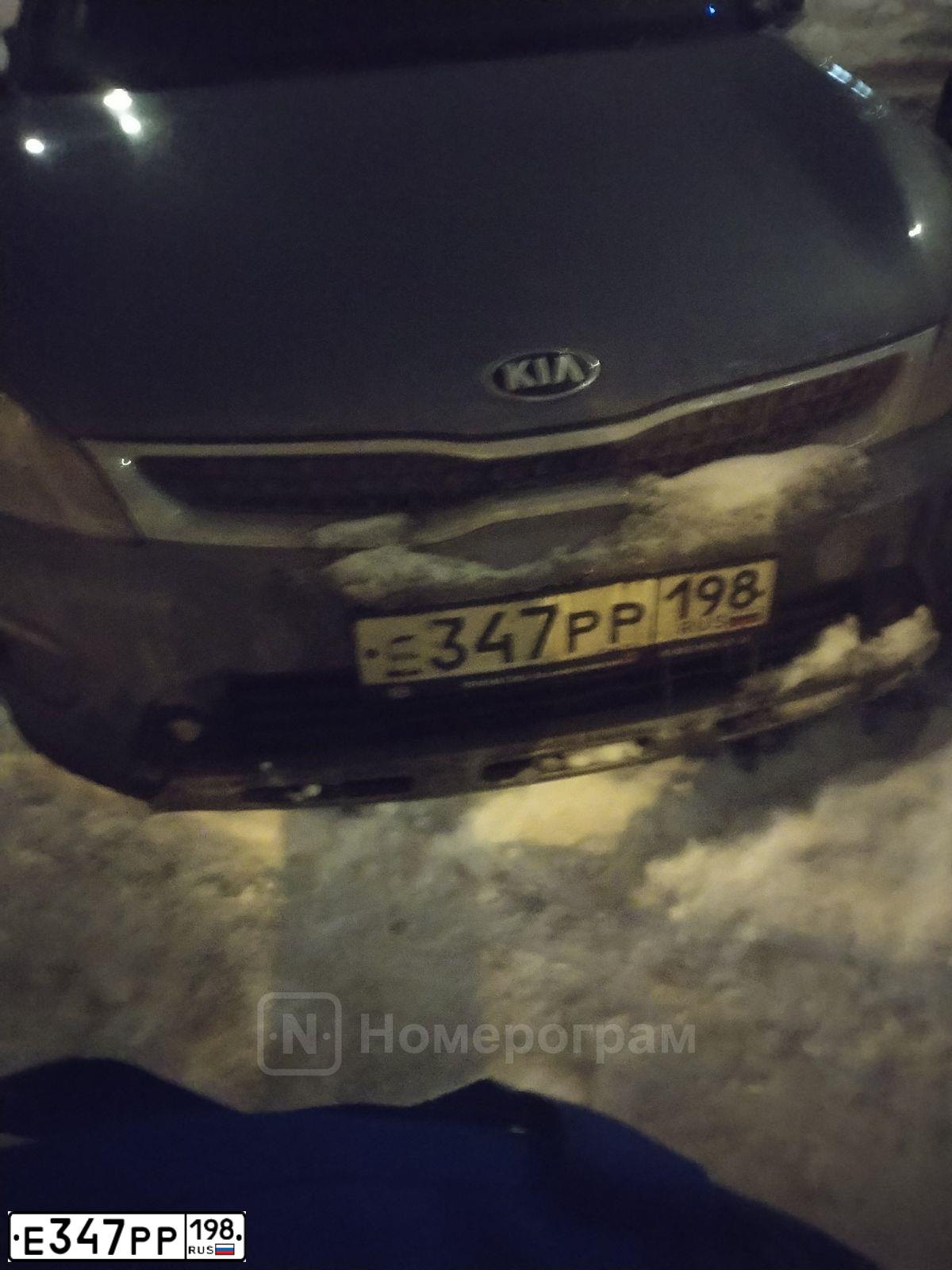 Фото автомобиля KIA RIO, 2019 — госномер Е347РР198. Цвет: СЕРЫЙ