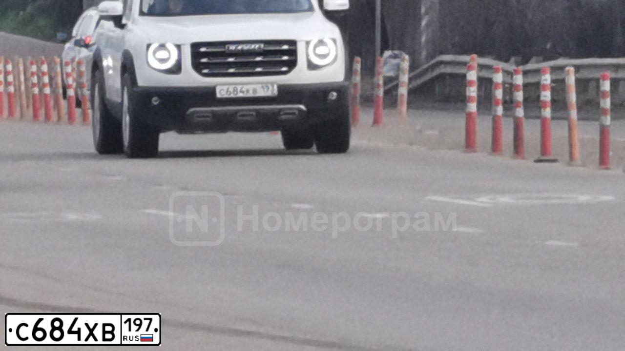 Фото автомобиля AUDI A4, 2012 — госномер О405ОТ790. Цвет: Белый