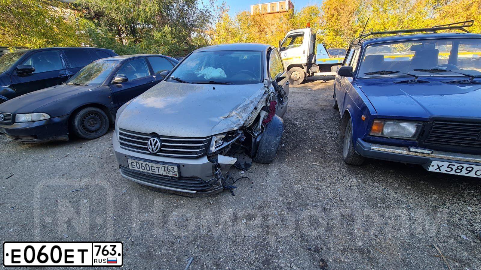 Фото автомобиля VOLKSWAGEN PASSAT, 2014 — госномер Е284МЕ21. Цвет: БЕЖЕВО-СЕРЫЙ