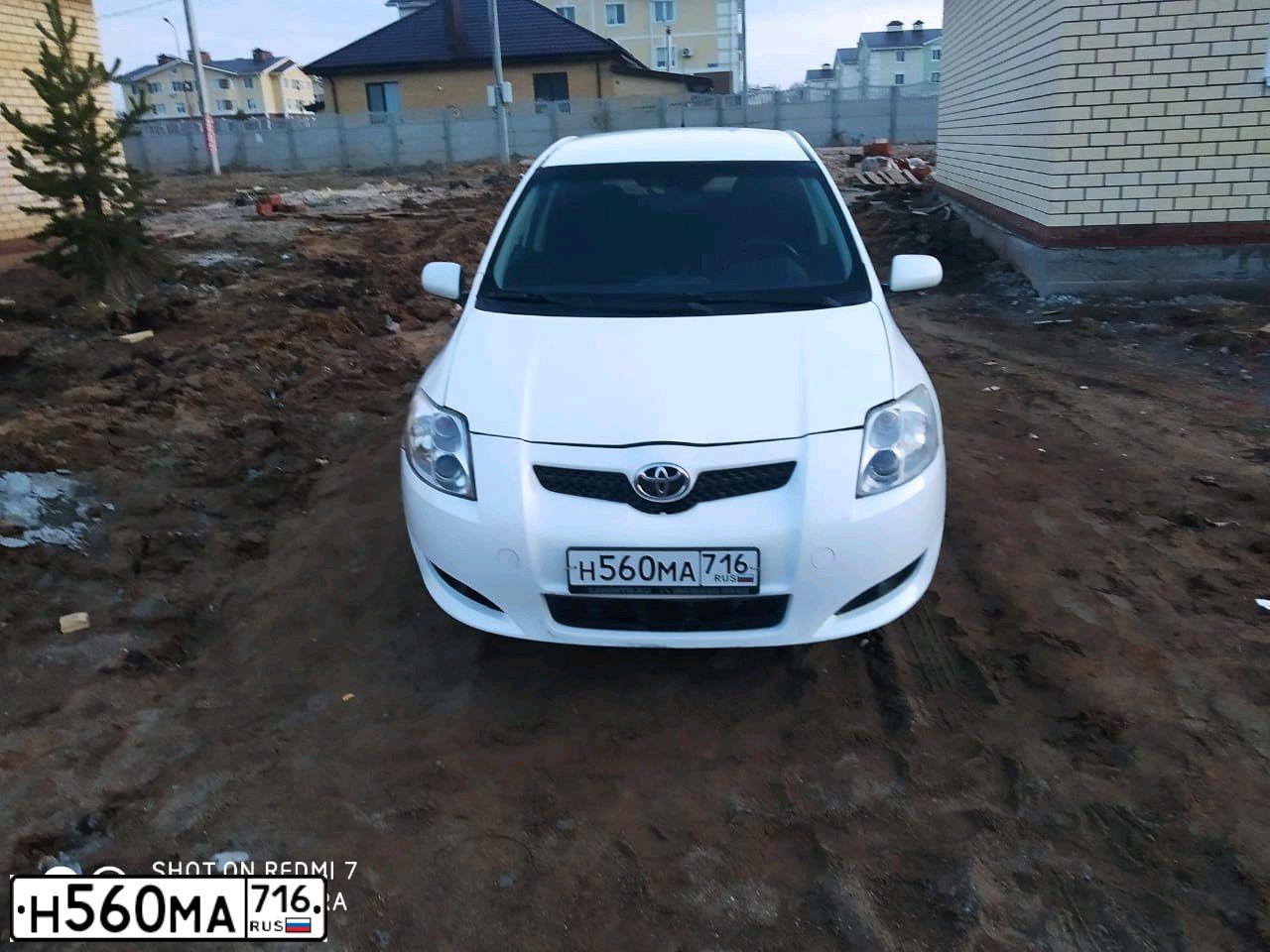 Фото автомобиля TOYOTA AURIS, 2007 — госномер С329УО716. Цвет: Белый