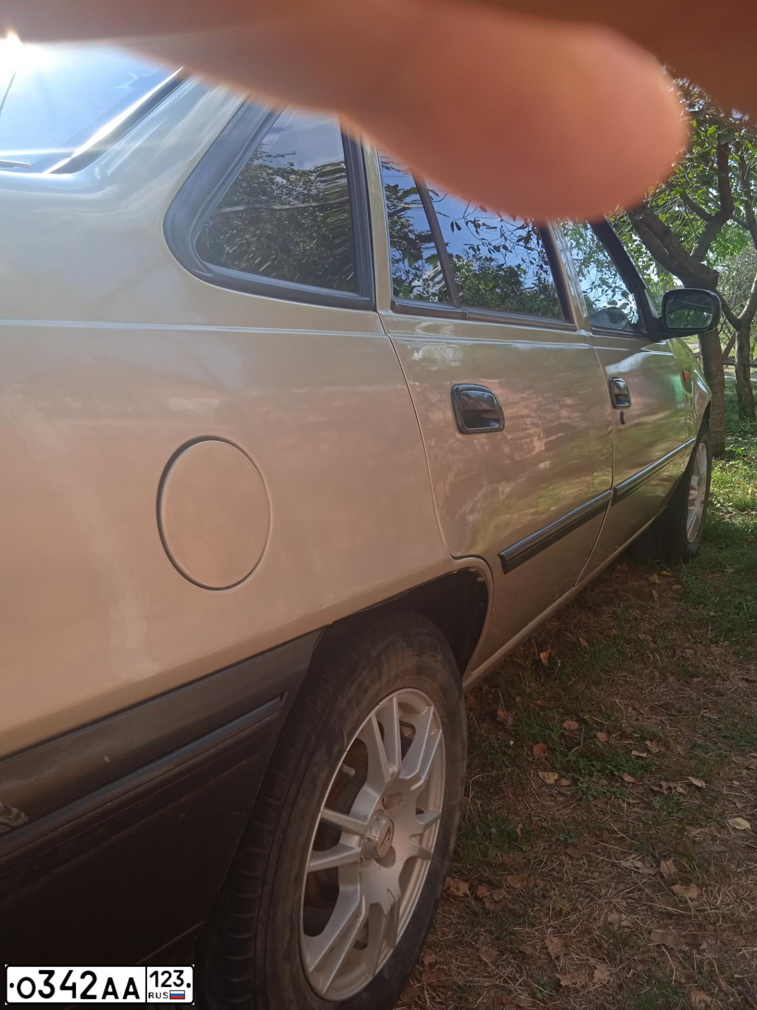 Фото автомобиля DAEWOO NEXIA, 2007 — госномер О342АА123. Цвет: ЖЕЛТЫЙ
