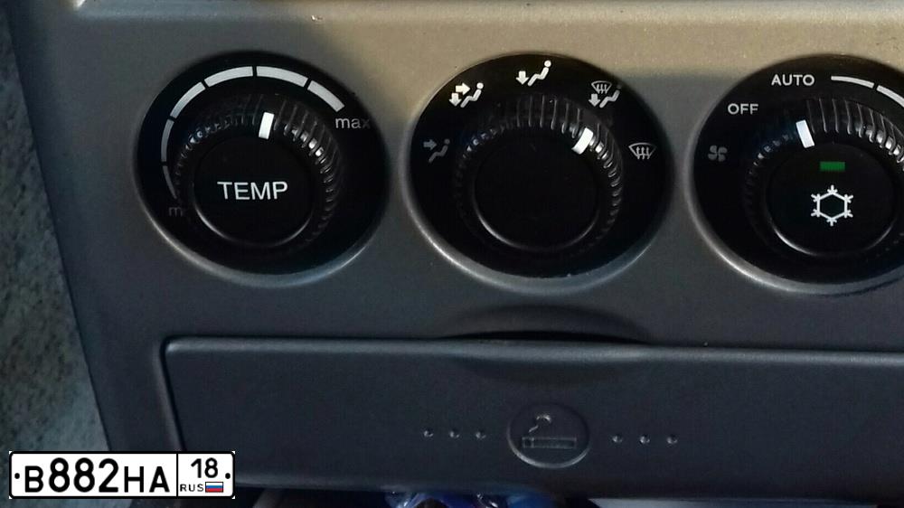 Фото автомобиля LADA 2170 PRIORA, 2008 — госномер Н568ЕР82. Цвет: сине-зеленый