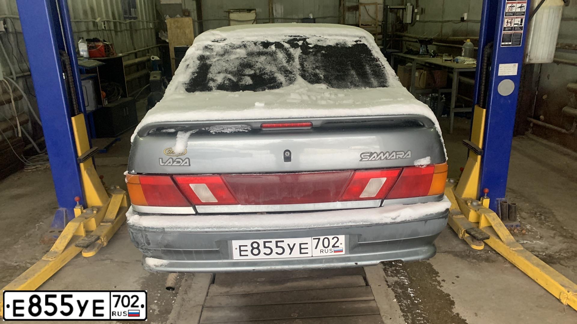 Фото автомобиля LADA 2115 SAMARA, 2005 — госномер Е814ХМ702. Цвет: СРЕДНИЙ СЕРО-ЗЕЛЕН МЕТ