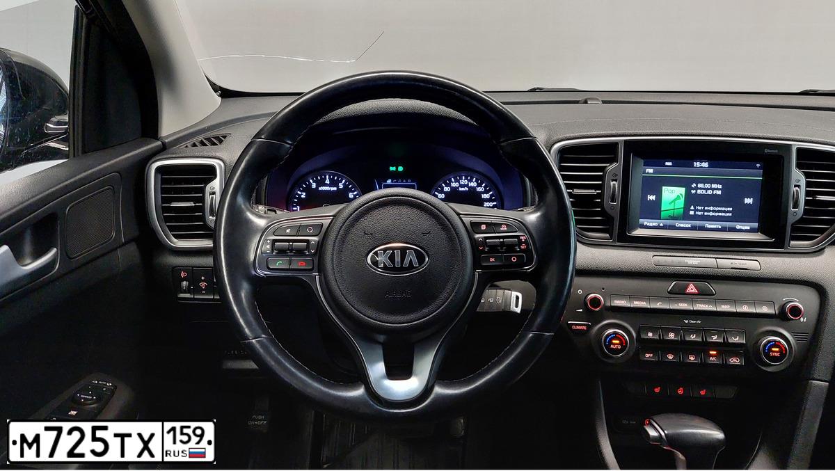 Фото автомобиля KIA SPORTAGE, 2016 — госномер М725ТХ159. Цвет: ЧЕРНЫЙ ПЕРЛАМУТР